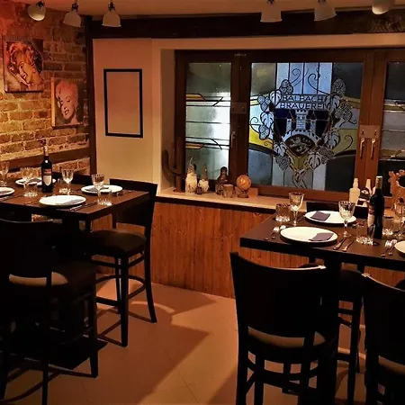 Roastineer Hotel *