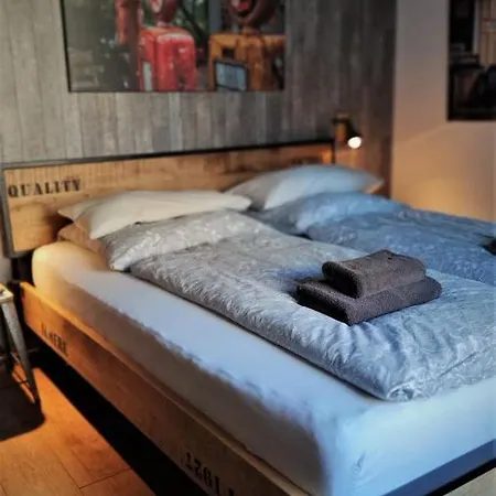 Roastineer Hotel *