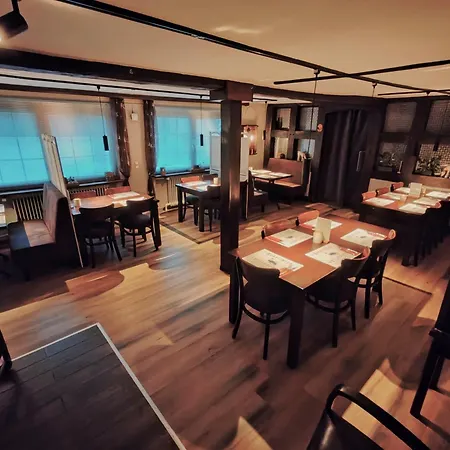 Roastineer 酒店 *