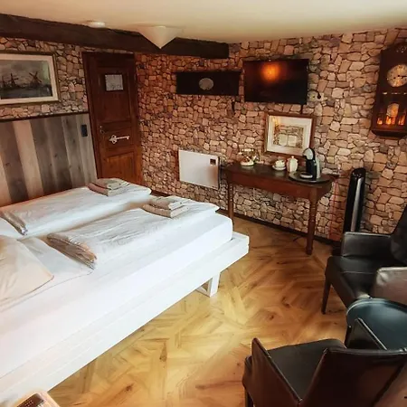 Roastineer Hotell *