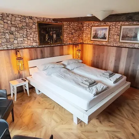 Hotell Roastineer Battenberg (Eder)
